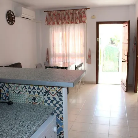 Geraneos Playa דירה טורבייחה