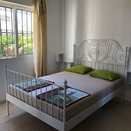 Geraneos Playa טורבייחה